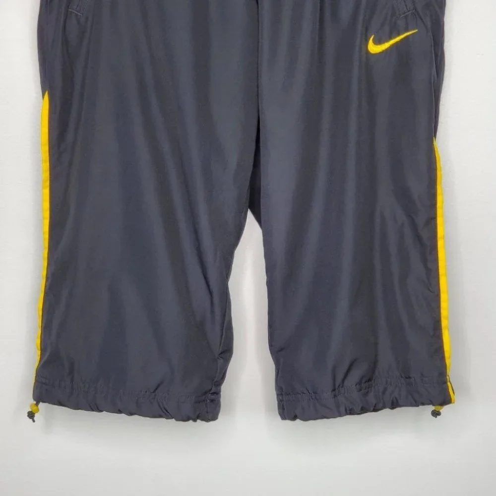Nike Fit Dry Livestrong Activewear Black Yellow Capri Bermuda Shorts Sz S (4-6)